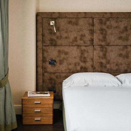 Hotel Cora Carate Brianza Zewnętrze zdjęcie